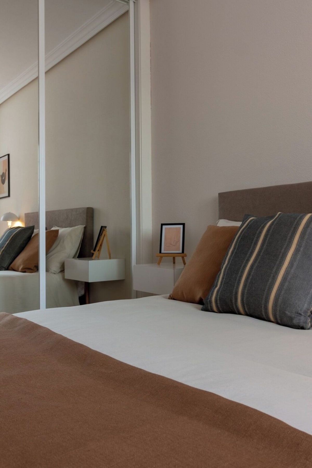 AH Delux3Rooms Campus Milán. VUT-6519-AS