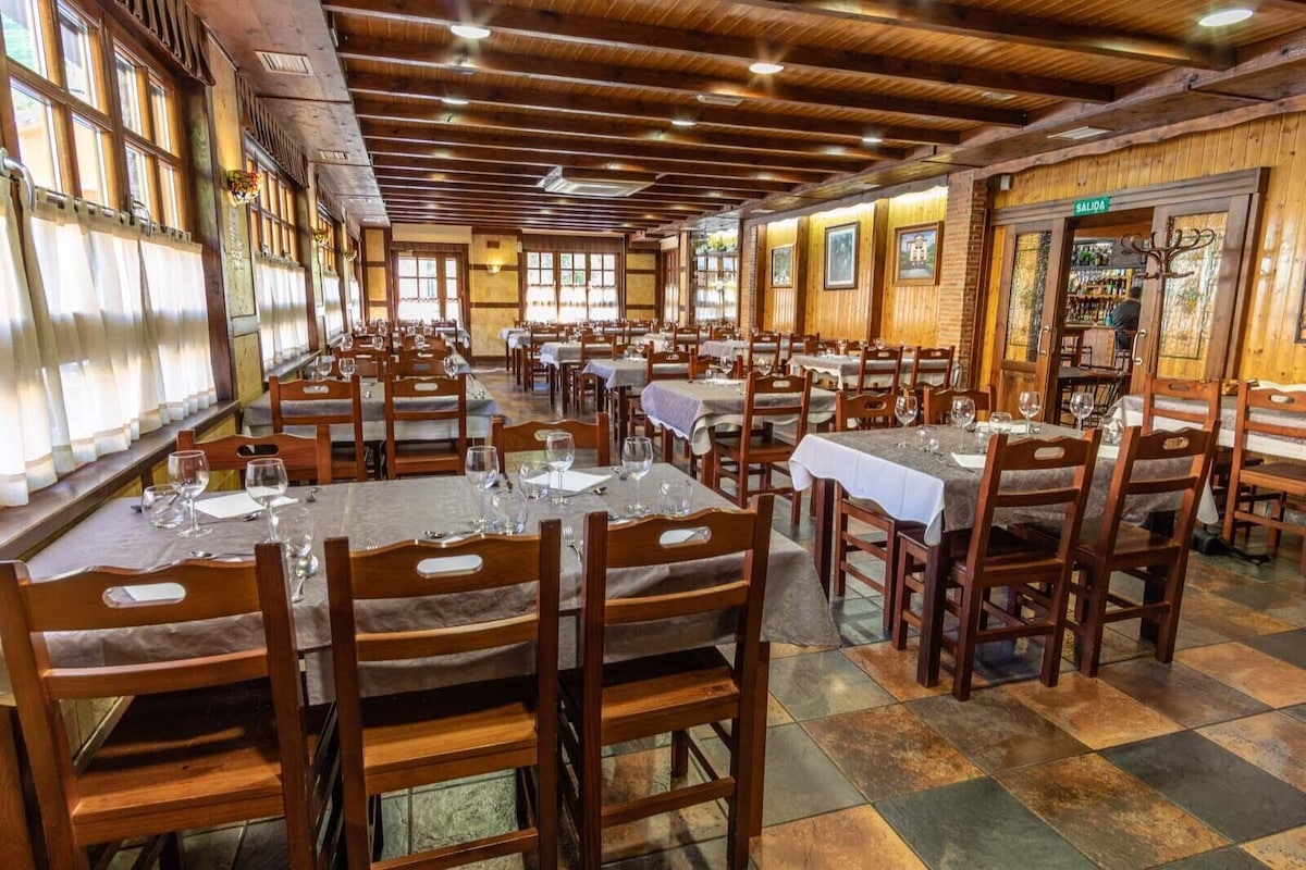 Hotel Peña Pandos